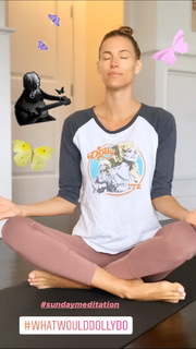 Kristen Taekman feet photo thumbnail