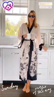 Kristen Taekman feet photo thumbnail