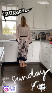 Kristen Taekman feet photo thumbnail