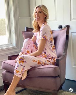 Kristen Taekman feet photo thumbnail