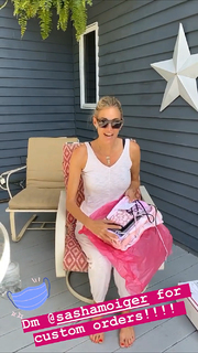 Kristen Taekman feet photo thumbnail