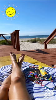 Kristen Taekman feet photo thumbnail