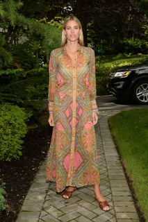 Kristen Taekman feet photo thumbnail