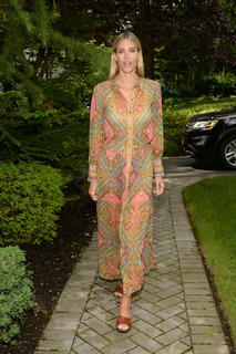 Kristen Taekman feet photo thumbnail