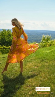 Kristen Taekman feet photo thumbnail