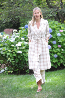 Kristen Taekman feet photo thumbnail