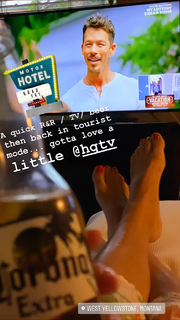 Kristen Taekman feet photo thumbnail