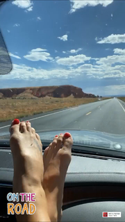 Kristen Taekman feet photo thumbnail