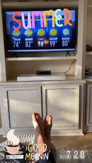Kristen Taekman feet photo thumbnail