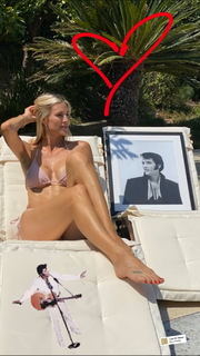 Kristen Taekman feet photo thumbnail