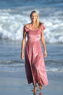 Kristen Taekman feet photo thumbnail