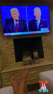 Kristen Taekman feet photo thumbnail