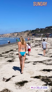 Kristen Taekman feet photo thumbnail