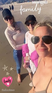 Kristen Taekman feet photo thumbnail