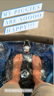 Kristen Taekman feet photo thumbnail