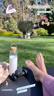 Kristen Taekman feet photo thumbnail