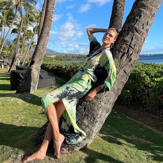 Kristen Taekman feet photo thumbnail