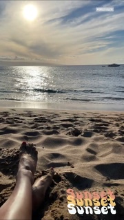 Kristen Taekman feet photo thumbnail