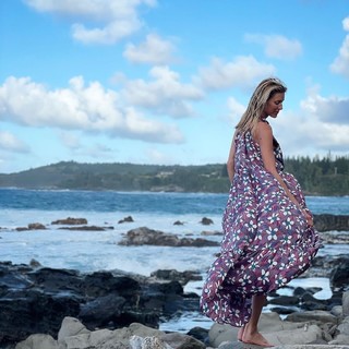 Kristen Taekman feet photo thumbnail