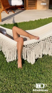 Kristen Taekman feet photo thumbnail