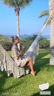 Kristen Taekman feet photo thumbnail