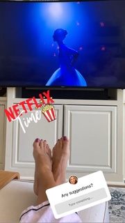 Kristen Taekman feet photo thumbnail