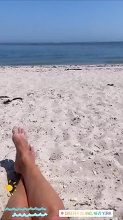 Kristen Taekman feet photo thumbnail