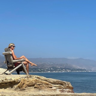 Kristen Taekman feet photo thumbnail