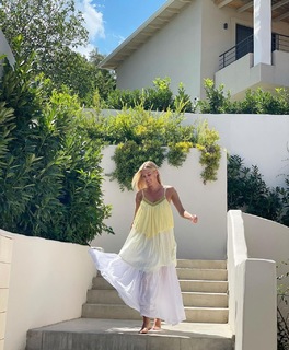 Kristen Taekman feet photo thumbnail