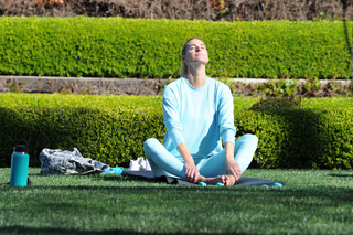 Kristen Taekman feet photo thumbnail