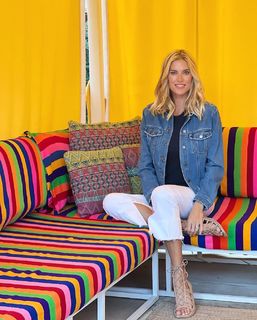 Kristen Taekman feet photo thumbnail