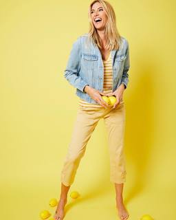 Kristen Taekman feet photo thumbnail