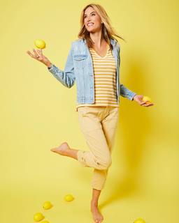 Kristen Taekman feet photo thumbnail