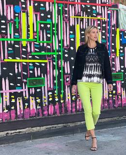 Kristen Taekman feet photo thumbnail