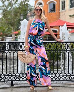 Kristen Taekman feet photo thumbnail