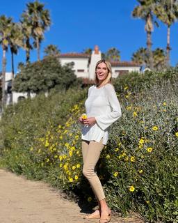 Kristen Taekman feet photo thumbnail