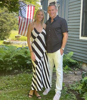 Kristen Taekman feet photo thumbnail