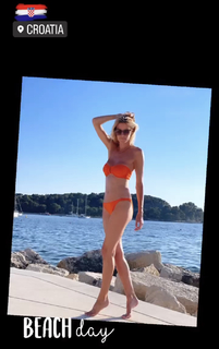 Kristen Taekman feet photo thumbnail