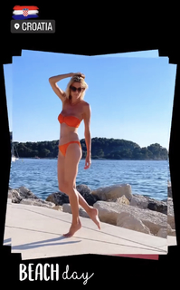 Kristen Taekman feet photo thumbnail