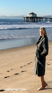 Kristen Taekman feet photo thumbnail