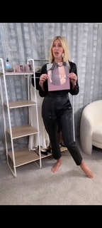 Kristen Taekman feet photo thumbnail