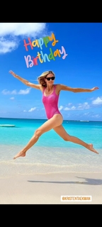 Kristen Taekman feet photo thumbnail