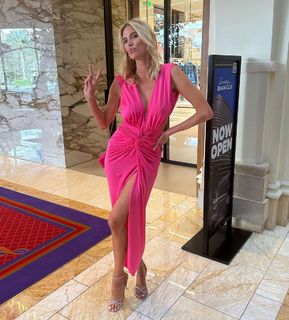 Kristen Taekman feet photo thumbnail