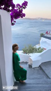 Kristen Taekman feet photo thumbnail