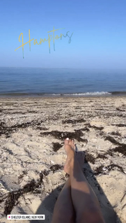 Kristen Taekman feet photo thumbnail