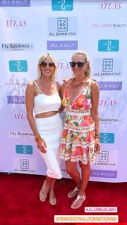 Kristen Taekman feet photo thumbnail