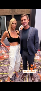 Kristen Taekman feet photo thumbnail