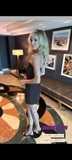 Kristen Taekman feet photo thumbnail