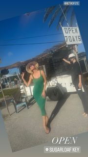 Kristen Taekman feet photo thumbnail