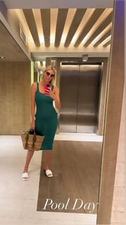 Kristen Taekman feet photo thumbnail